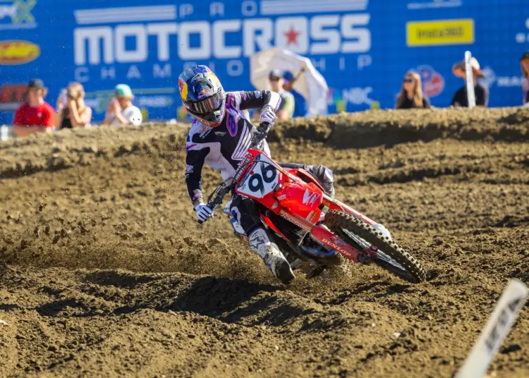 Red Bud: victoire et plaque rouge pour Hunter Lawrence !