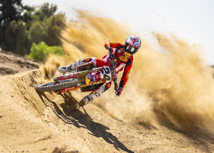 RJ Hampshire signe chez Troy Lee Designs Ducati