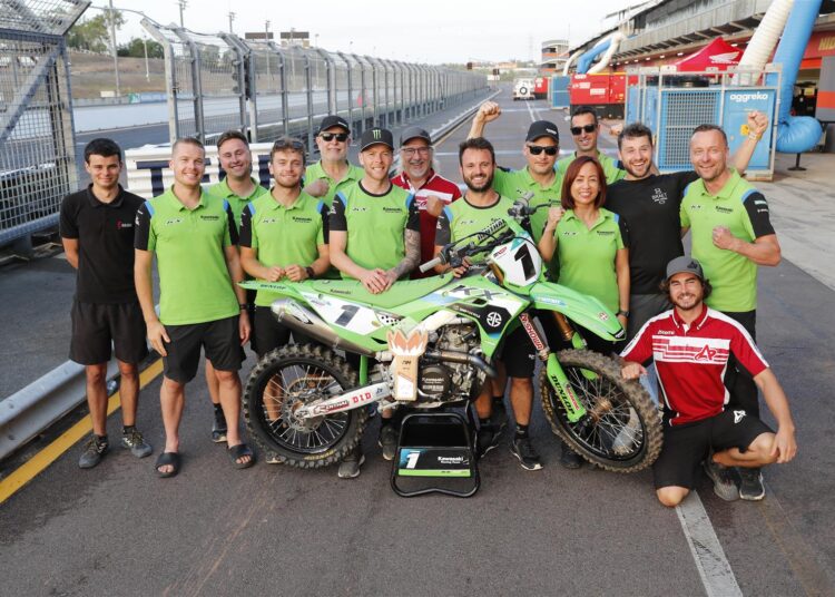 65 podiums et un titre mondial : Kawasaki célèbre Romain Febvre