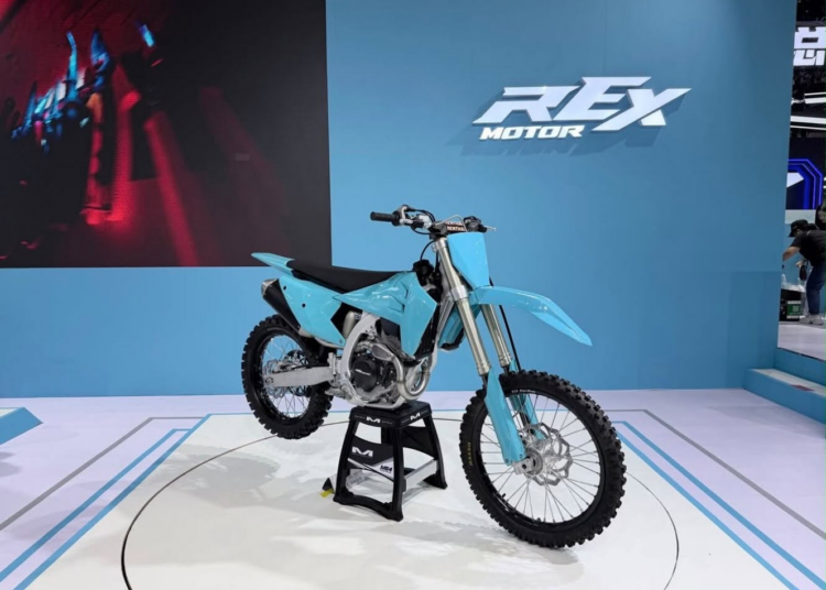 Le MX2 dans le viseur de REX MOTOR et Vertemati